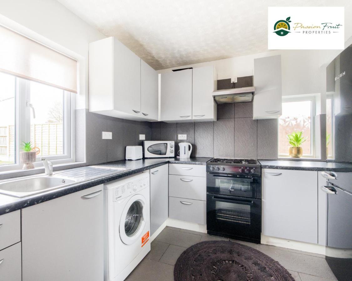 3 Bedroom House With 5 Beds House By Passionfruit Properties Near Coventry City Centre - Bcc Exterior foto